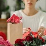 100 Pcs Kraft Paper Bags with Handles 15x8x21cm - Image 6