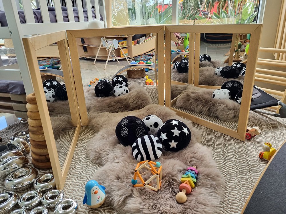 135723 Koala Kids Large Birch Three Way Mirror - Image 4